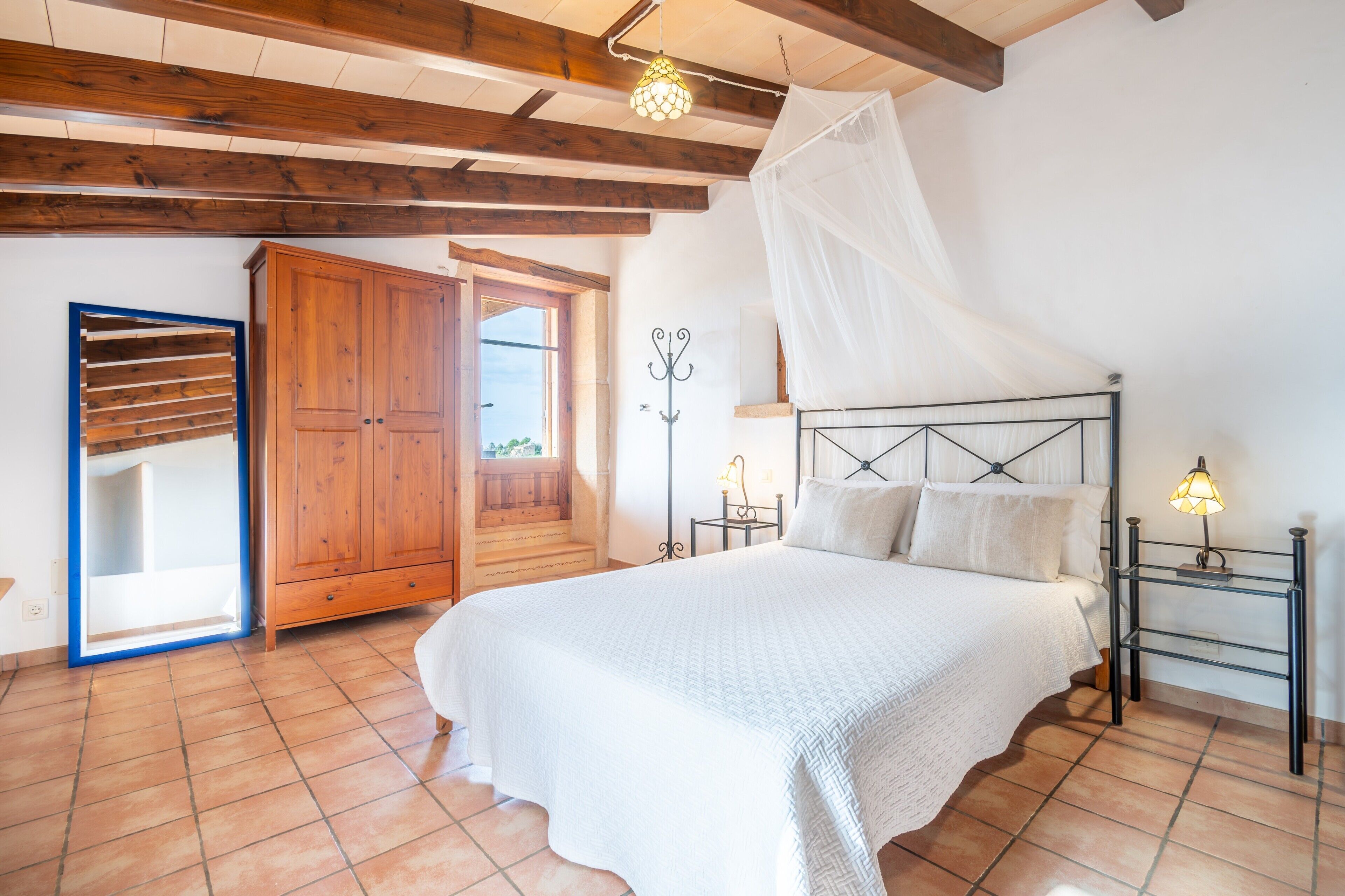 2 slaapkamers, een strijkplank/strijkijzer, gratis wifi, beddengoed