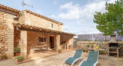Country house very close to one of the most beautiful beaches of Mallorca