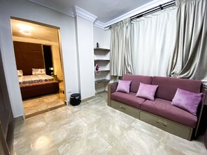 2 bedrooms, in-room safe, iron/ironing board, free WiFi