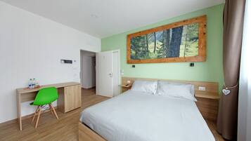 1 bedroom, free WiFi, bed sheets