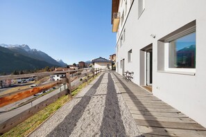 Property grounds - Room 'Camera F Bosco' with Lake View, Shared Terrace and Wi-Fi (Domegge di Cadore)