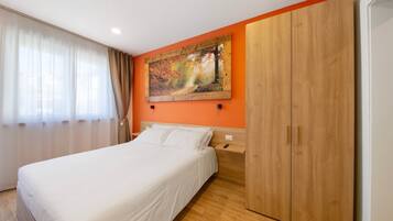 1 bedroom, free WiFi, bed sheets