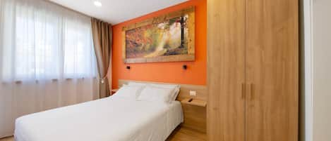 1 bedroom, free WiFi, bed sheets