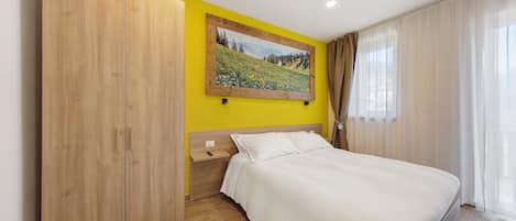 1 bedroom, free WiFi, bed sheets