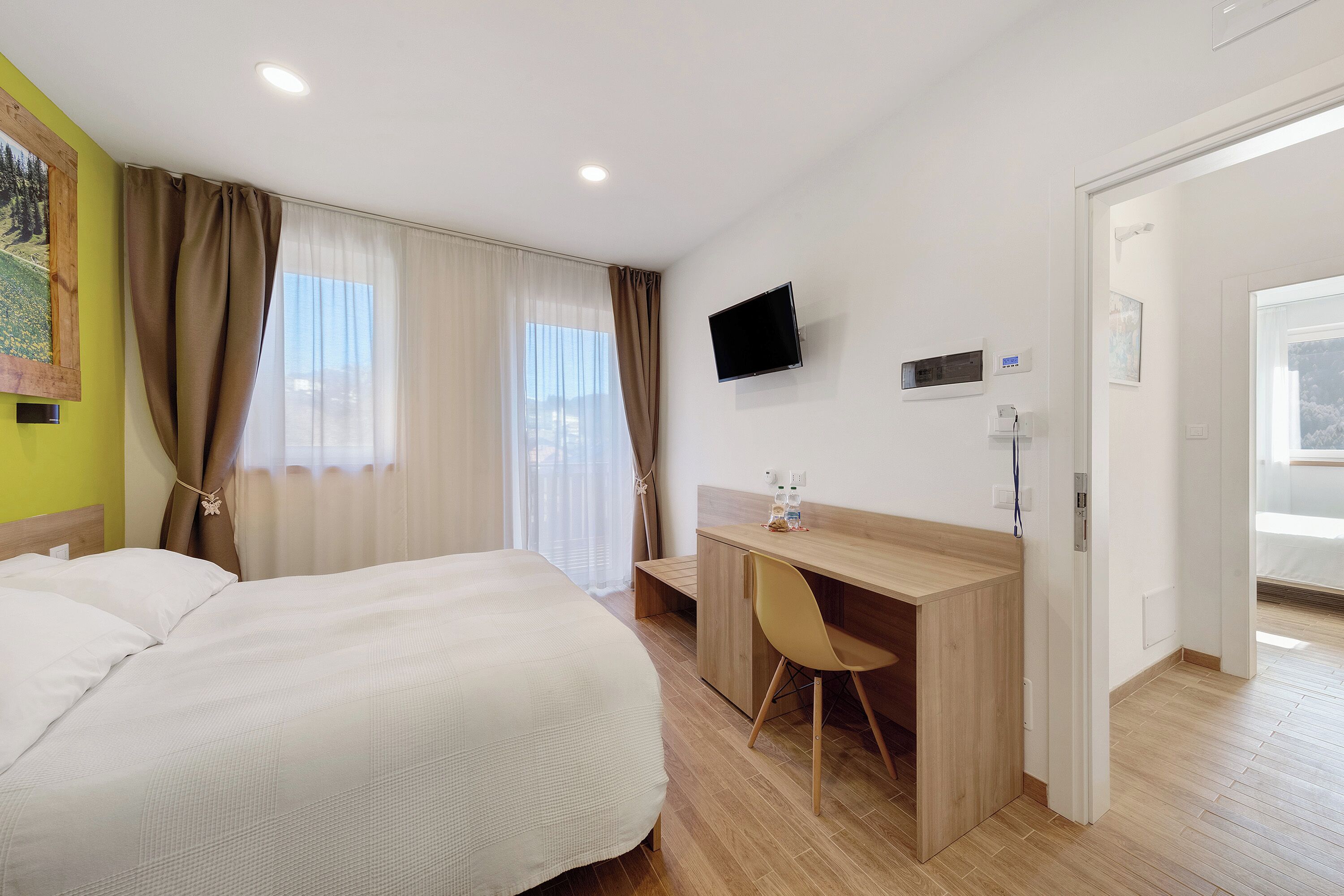 1 camera, Wi-Fi gratuito, lenzuola