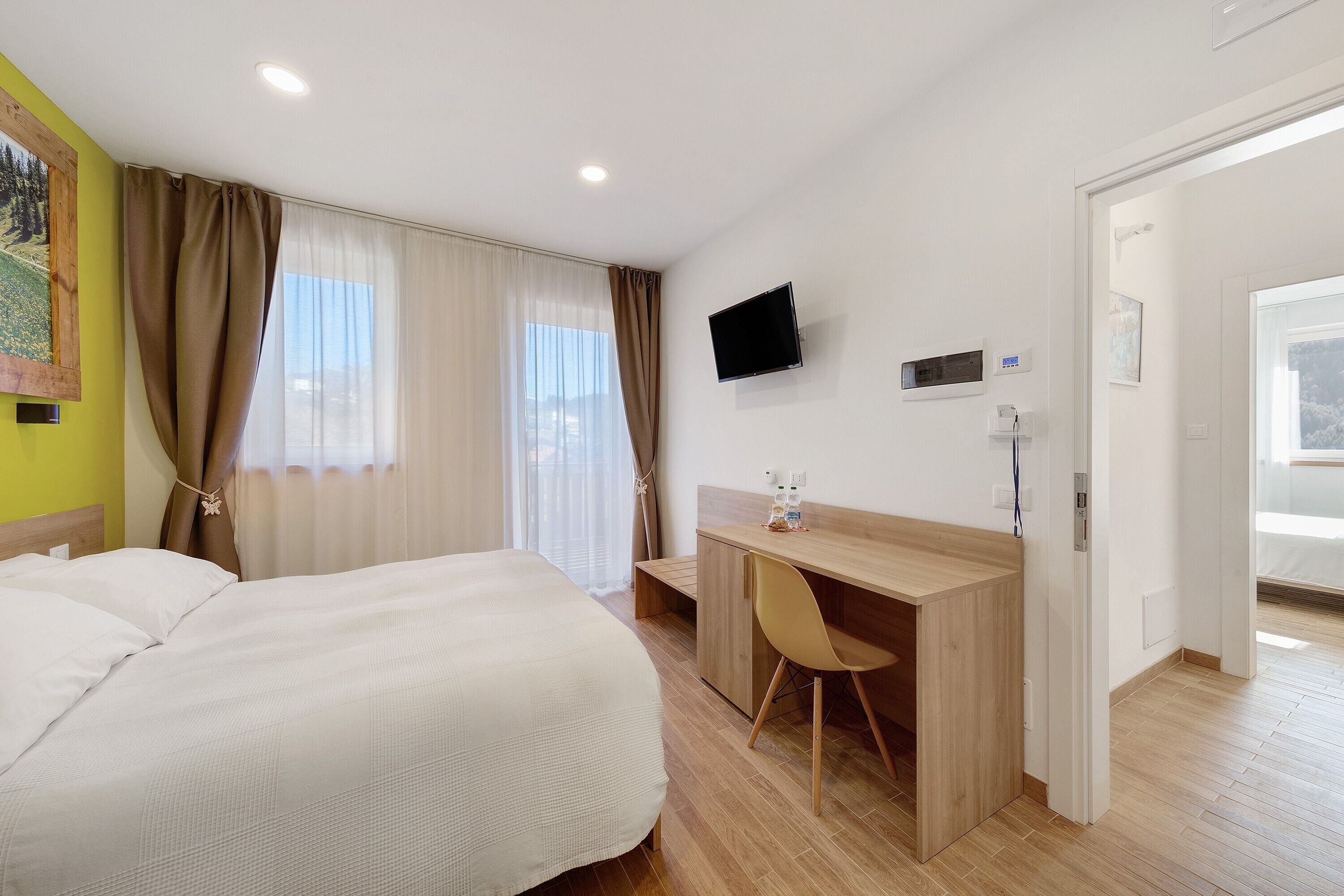 1 bedroom, free WiFi, bed sheets