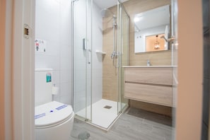 Shower, hair dryer, towels - Soto Urban Apartment - Cadiz (Cádiz)