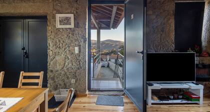 Villa 'Casa De Campo Com Vista A Montanha' with Mountain View and Air Conditioning