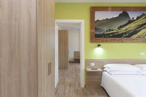 1 bedroom, free WiFi, bed sheets