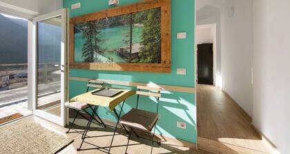 Room 'Camera S Verde Bagno Esterno Privat' with Lake View, Shared Terrace and Wi-Fi