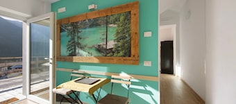 Room 'Camera S Verde Bagno Esterno Privat' with Lake View, Shared Terrace and Wi-Fi