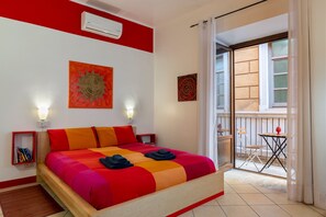 1 bedroom, iron/ironing board, free WiFi, bed sheets - Apartment 'Al Vicolo Basic' with Balcony, Wi-Fi and Air Conditioning (Palermo)