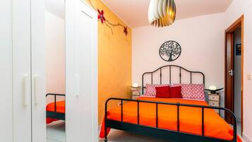 1 Schlafzimmer, BĂŒgeleisen/BĂŒgelbrett, kostenloses WLAN, BettwĂ€sche