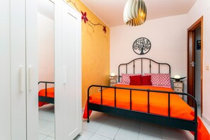 1 bedroom, iron/ironing board, free WiFi, bed sheets - Villa 'Marecalmo Holiday House' with Private Terrace, Wi-Fi and Air Conditioning (Mascali)