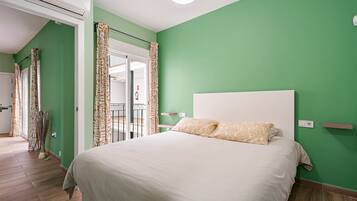 1 slaapkamer, een strijkplank/strijkijzer, gratis wifi, beddengoed