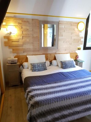 8 bedrooms, free WiFi, bed sheets