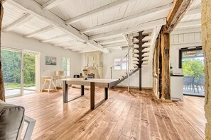 Interior - Welcome to Zot – Haven of Peace in the Heart of the Bordeaux Vineyards (Petit-Palais-et-Cornemps)