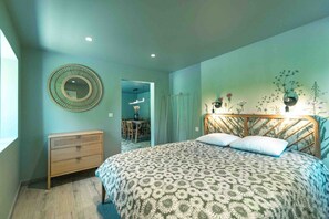 4 slaapkamers, een strijkplank/strijkijzer, gratis wifi, beddengoed