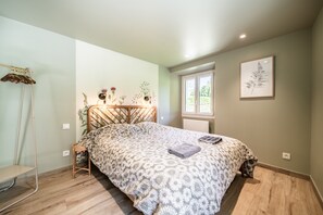 4 habitaciones, tabla de planchar con plancha y wifi gratis 