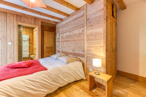 4 soverom, strykejern/-brett, wi-fi (inkludert) og sengetøy