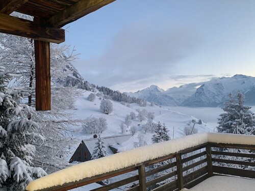 Chalet "Belledonne" avec vue sur les montagnes, terrasse privée et Wi-Fi