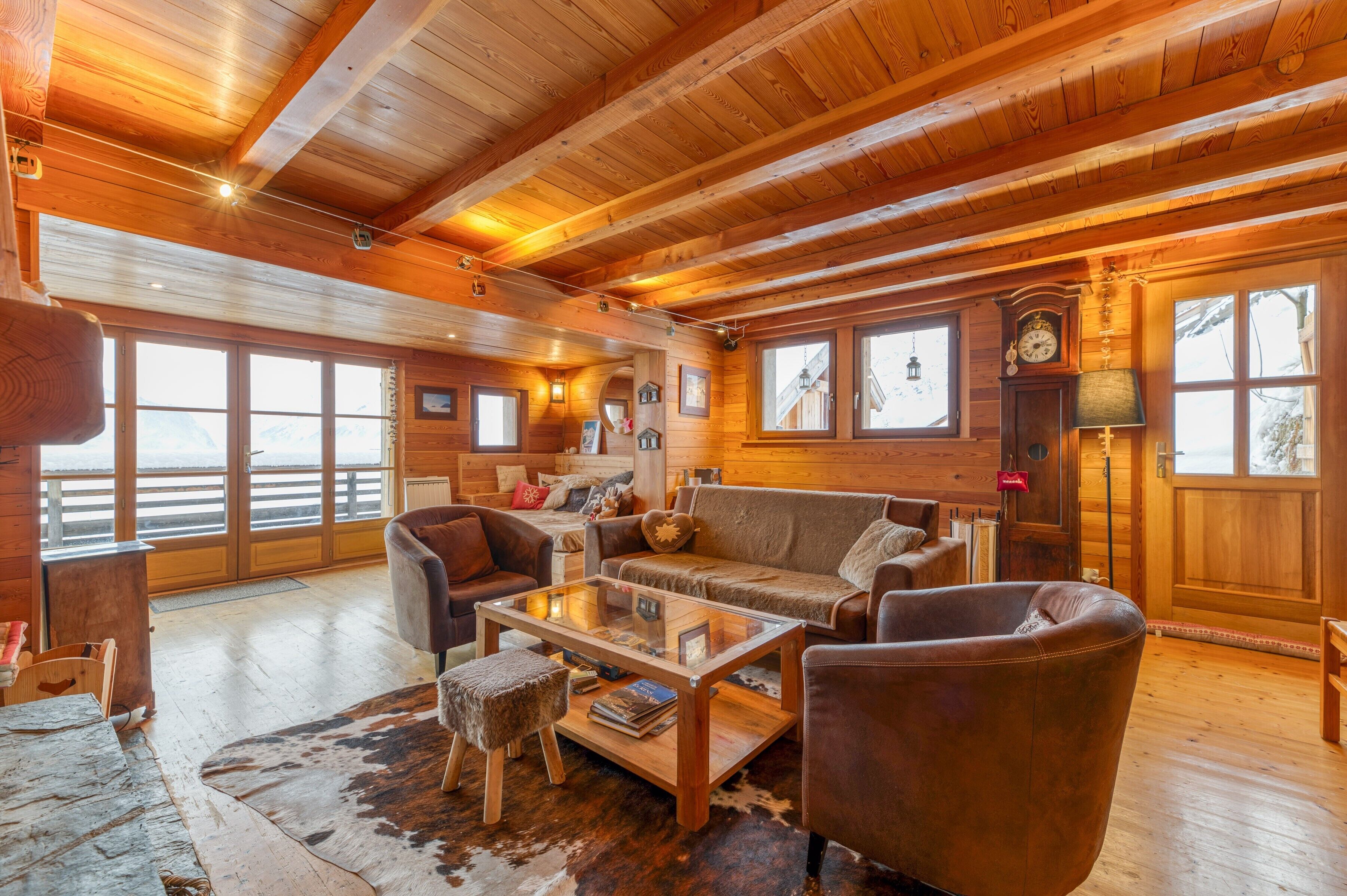 TV, fireplace, ping pong