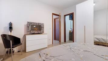 2 chambres, fer et planche Ă repasser, Wi-Fi gratuit, draps fournis