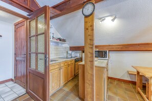 Frigorifero, microonde, macchina per tè/caffè