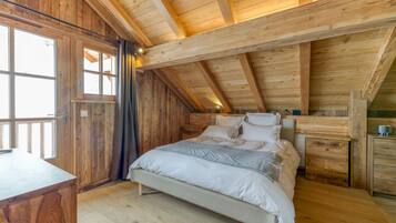 3 bedrooms, iron/ironing board, bed sheets