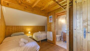 5 Schlafzimmer, Schreibtisch, Bügeleisen/Bügelbrett, kostenloses WLAN