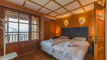 5 bedrooms, iron/ironing board, free WiFi, bed sheets
