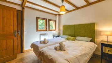 5 Schlafzimmer, Schreibtisch, Bügeleisen/Bügelbrett, kostenloses WLAN