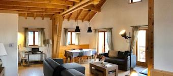 Chalet '4 Étoiles La Saulire' with Mountain View, Shared Terrace and Wi-Fi