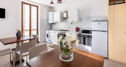 Room 'Tripla Basic' with Shared Terrace, Wi-Fi and Air Conditioning