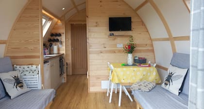 Groß-Hot Tub-Kabine-Ensuite mit Dusche