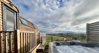Luxury Cabin with Hot Tub in the Scottish Borders