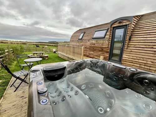 Luxury Cabin with Hot Tub in the Scottish Borders