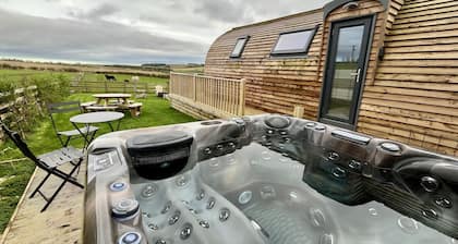 Luxury Cabin with Hot Tub in the Scottish Borders