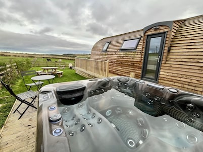 Luxury Cabin with Hot Tub in the Scottish Borders
