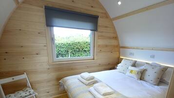 1 bedroom, travel cot, free WiFi, bed sheets