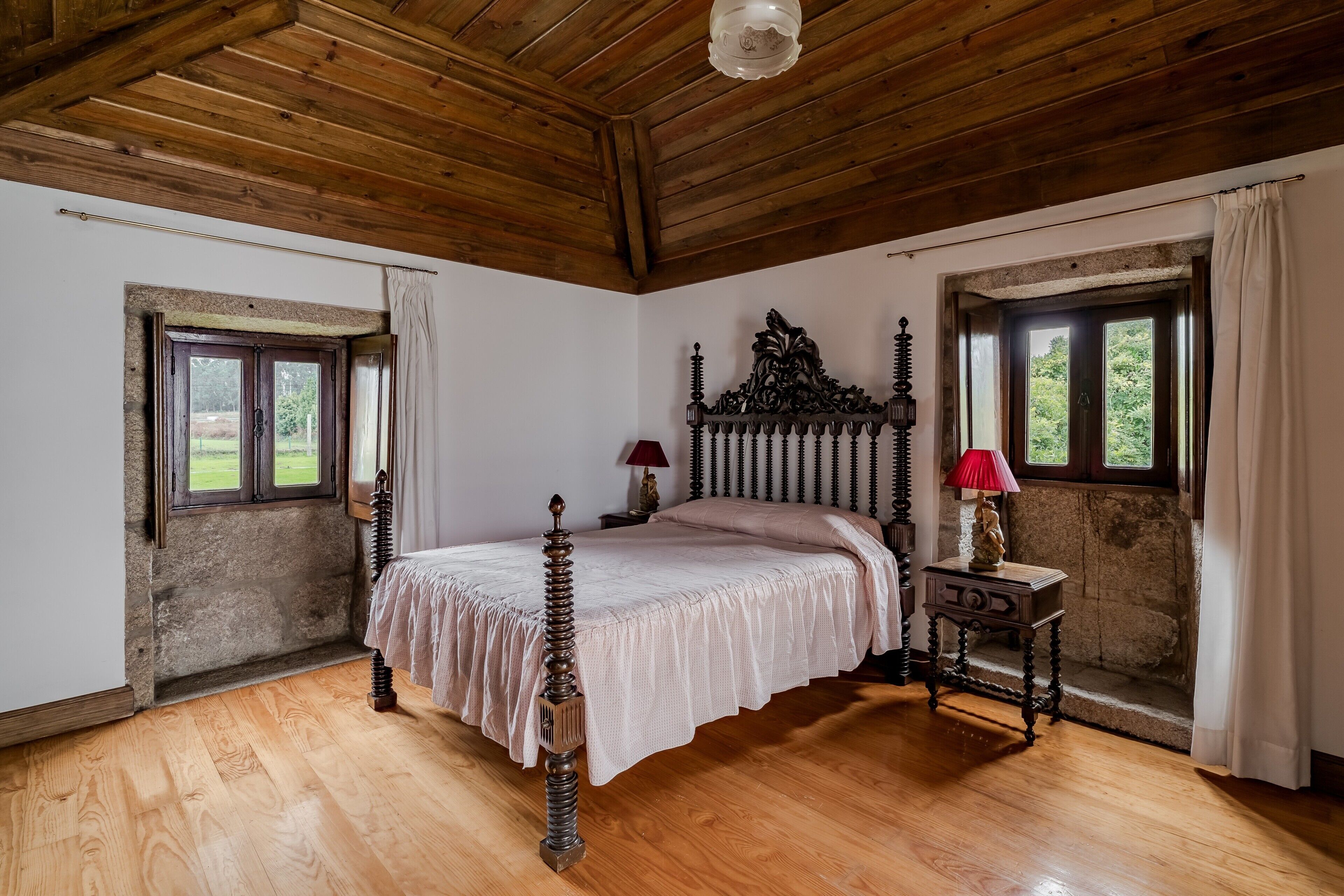 1 chambre, fer et planche à repasser, Wi-Fi gratuit, draps fournis