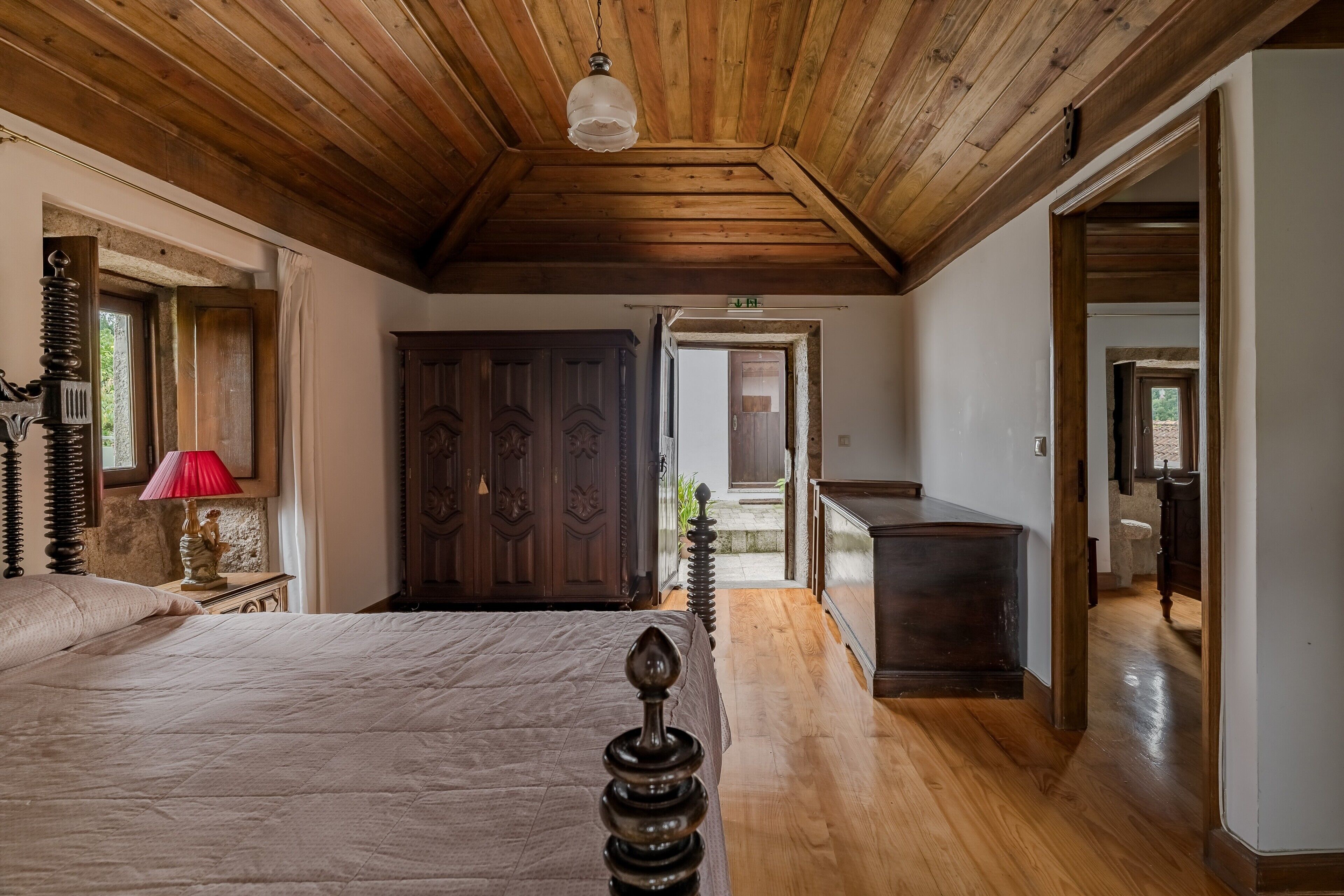 1 chambre, fer et planche à repasser, Wi-Fi gratuit, draps fournis