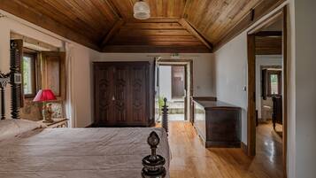 1 chambre, fer et planche Ă repasser, Wi-Fi gratuit, draps fournis