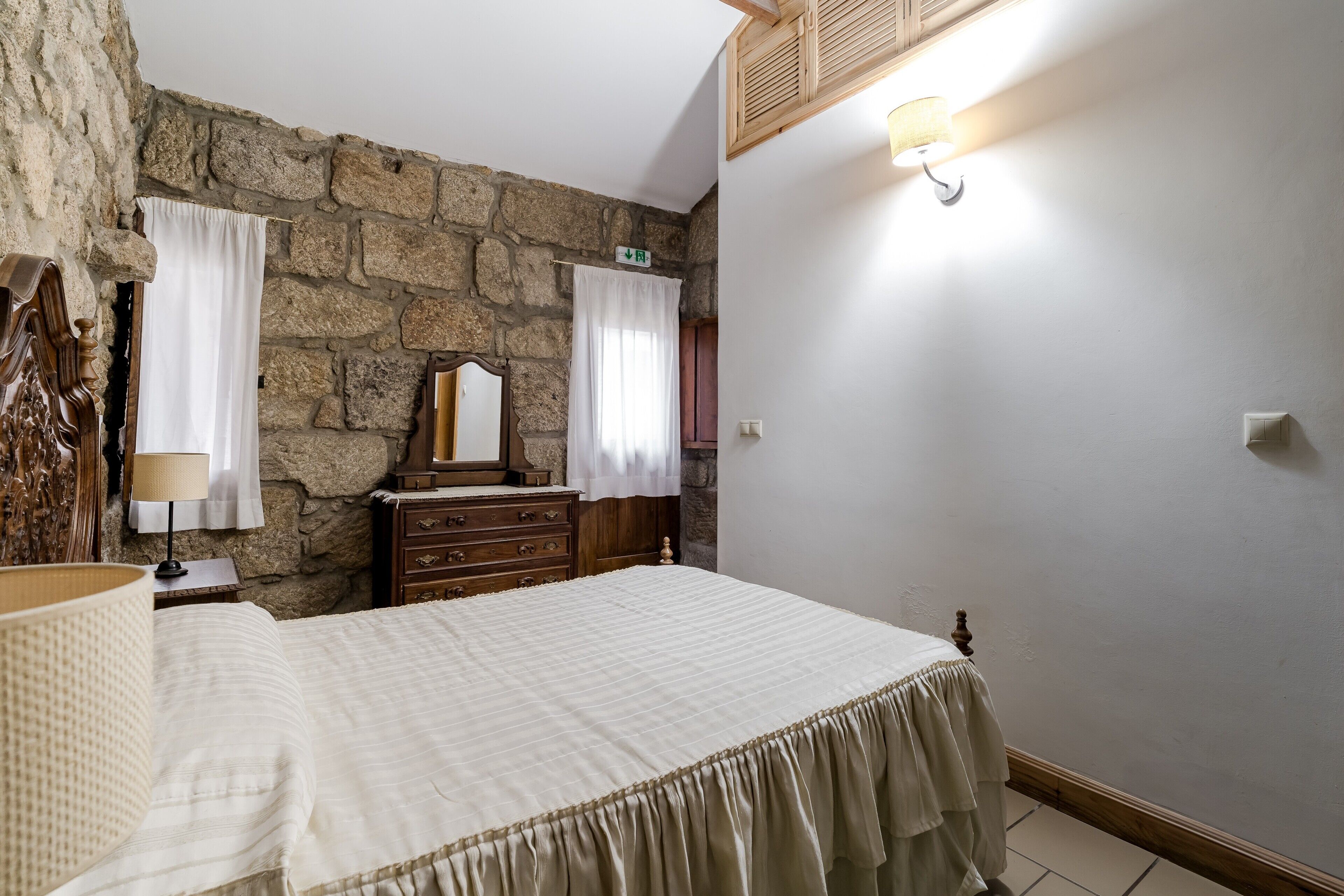 1 chambre, fer et planche à repasser, Wi-Fi gratuit, draps fournis