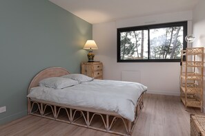 4 bedrooms, iron/ironing board, free WiFi, bed sheets - Holiday Home 'Villa du Golfe - Vue Mer' with River View, Private Terrace and Wi-Fi (Vannes)