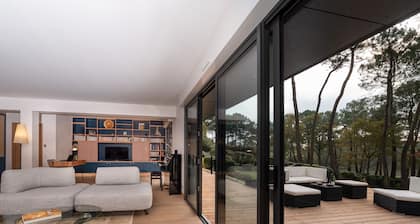 'Villa du Golfe - Vue Mer' avec grand jardin, terrasse privée et Wi-Fi