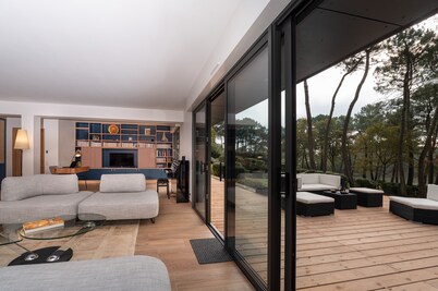 Holiday Home 'Villa du Golfe - Vue Mer' with River View, Private Terrace and Wi-Fi