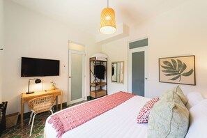 8 bedrooms, iron/ironing board, free WiFi, bed sheets