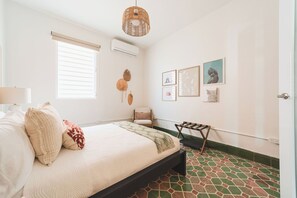 8 bedrooms, iron/ironing board, free WiFi, bed sheets