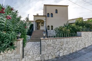 Exterior - Villa 'Sunshine' with Mountain View, Private Pool and Wi-Fi (Calonge)